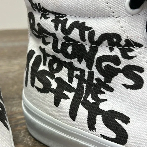 SOLD Straye Find Your Grind “The Future Belongs To The Misfits” Sneakers - Picture 10 of 10